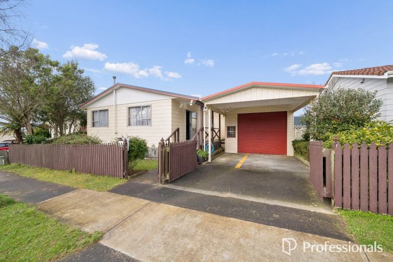Photo of property in 135 Holborn Drive, Stokes Valley, Lower Hutt, 5019