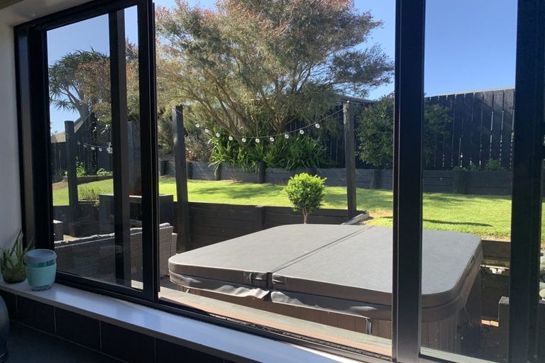 Photo of property in 47 Katerini Grove, Papamoa Beach, Papamoa, 3118