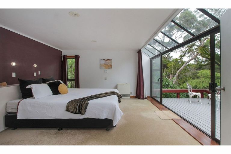 Photo of property in 74 Roberts Road, Glenfield, Auckland, 0629