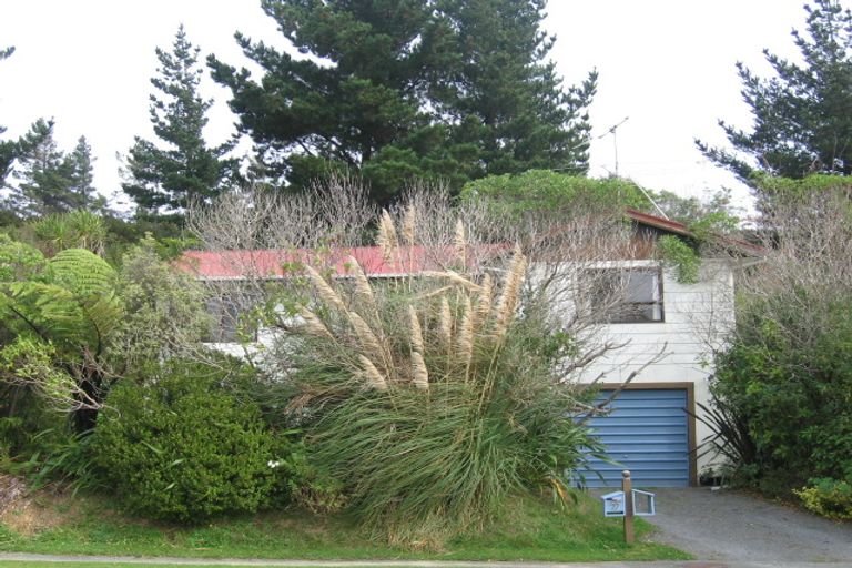 Photo of property in 9 Shaftesbury Grove, Stokes Valley, Lower Hutt, 5019