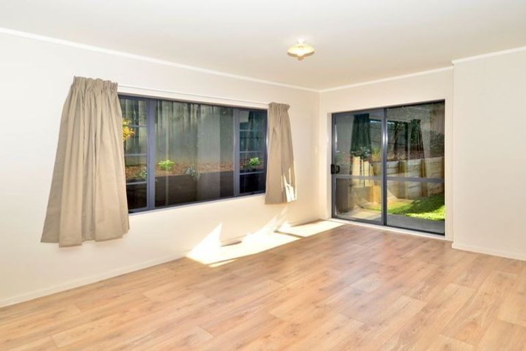 Photo of property in 39 Cyclamen Road, Mangere, Auckland, 2022