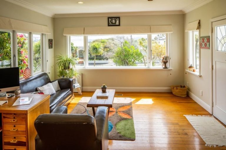 Photo of property in 325b Muritai Road, Eastbourne, Lower Hutt, 5013