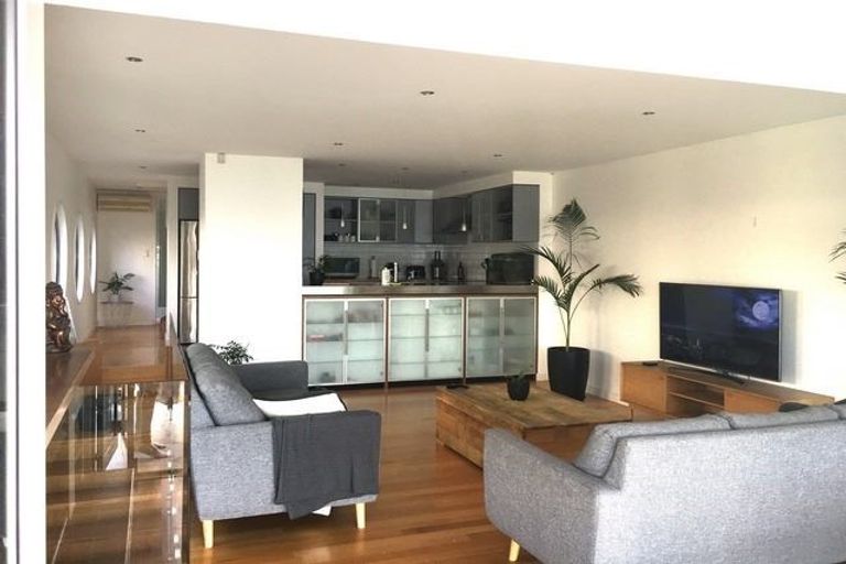 Photo of property in 117 Marine Parade, Seatoun, Wellington, 6022