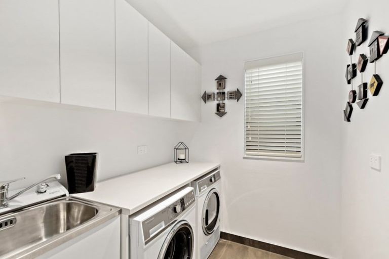 Photo of property in 15 Te Mana Street, Omaha, 0986