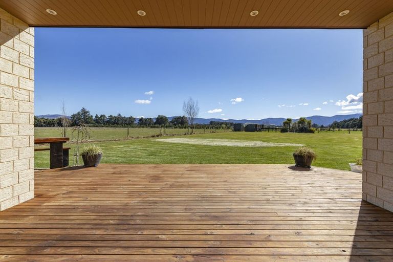 Photo of property in 120 Glews Road, Cust, Rangiora, 7471