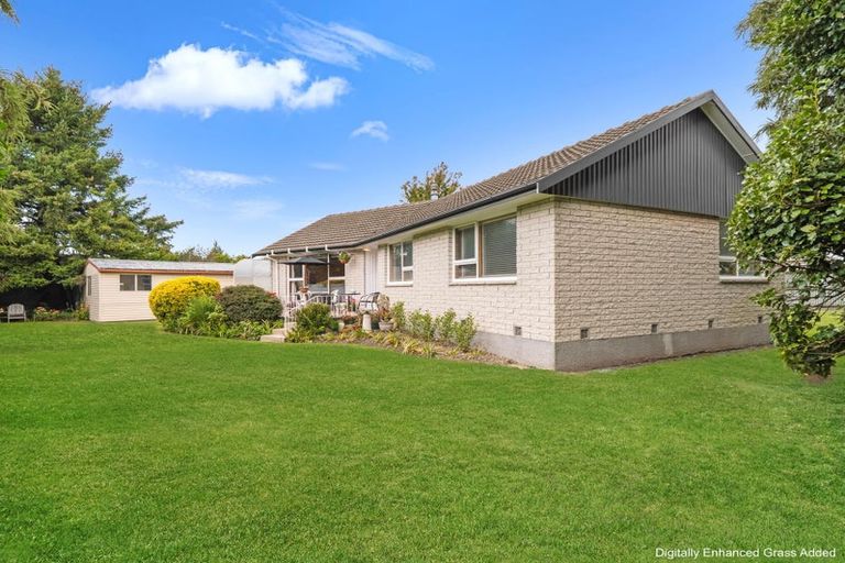 Photo of property in 12 Lomax Place, Islington, Christchurch, 8042