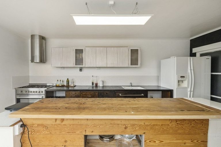 Photo of property in 50 Roberts Road, Te Atatu South, Auckland, 0610