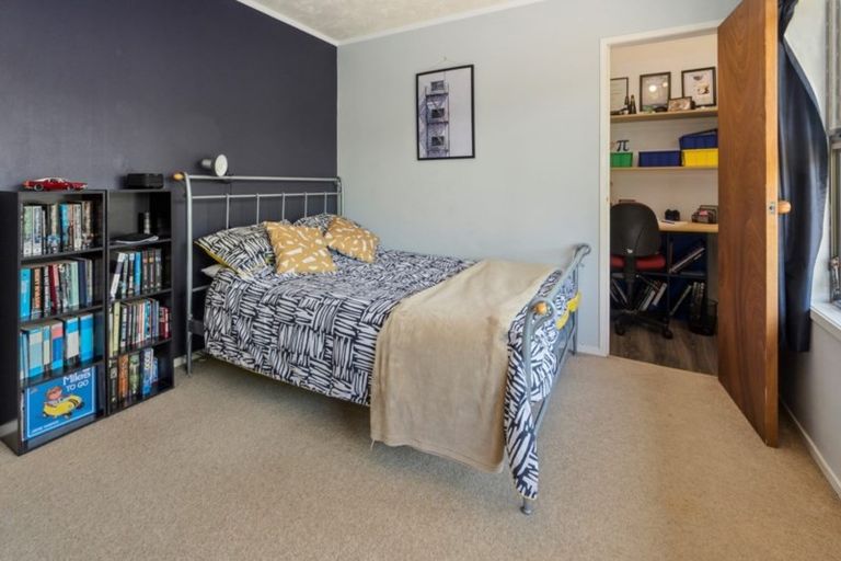 Photo of property in 94 Oaktree Avenue, Browns Bay, Auckland, 0630