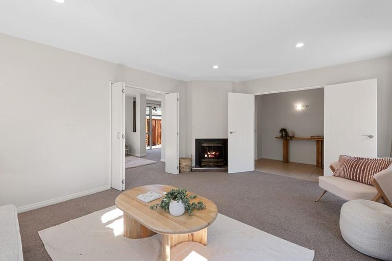 Photo of property in 11 Mica Place, Northwood, Christchurch, 8051