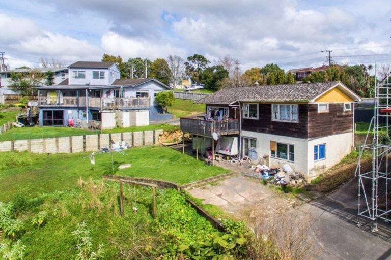 Photo of property in 305 Don Buck Road, Massey, Auckland, 0614