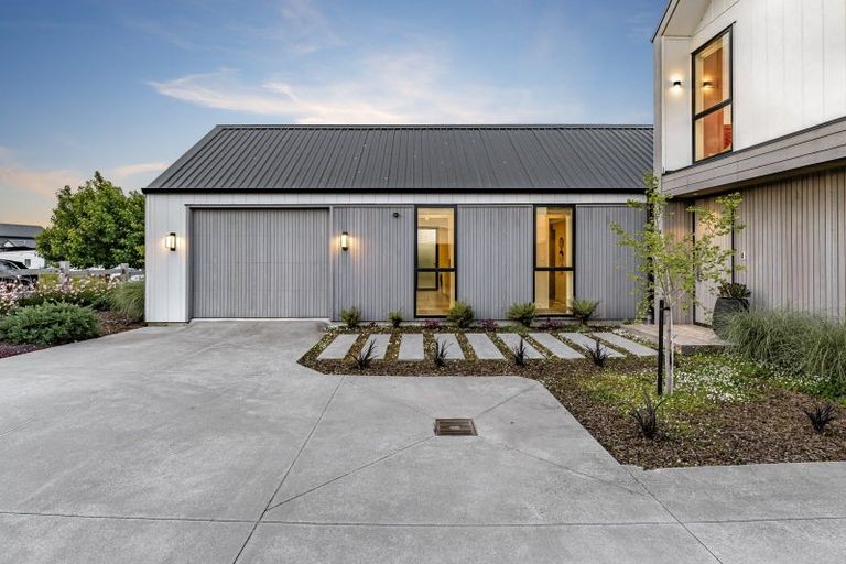 Photo of property in 17 Dinning Road, Riverhead, 0820