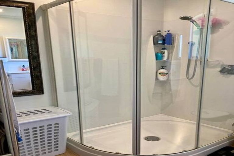 Photo of property in 9/8 Palmer Crescent, Silverstream, Upper Hutt, 5019