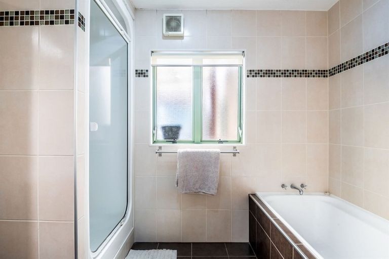 Photo of property in 13 Northern Rata Place, Albany, Auckland, 0632