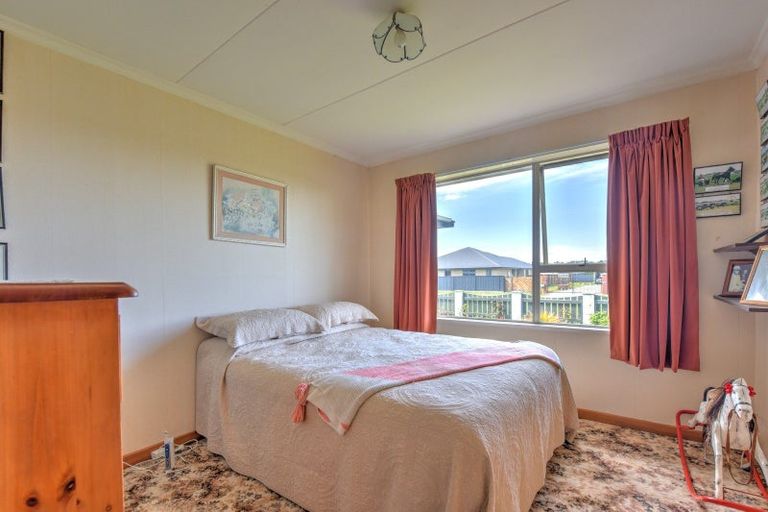 Photo of property in 22 Manse Street, Edendale, 9825