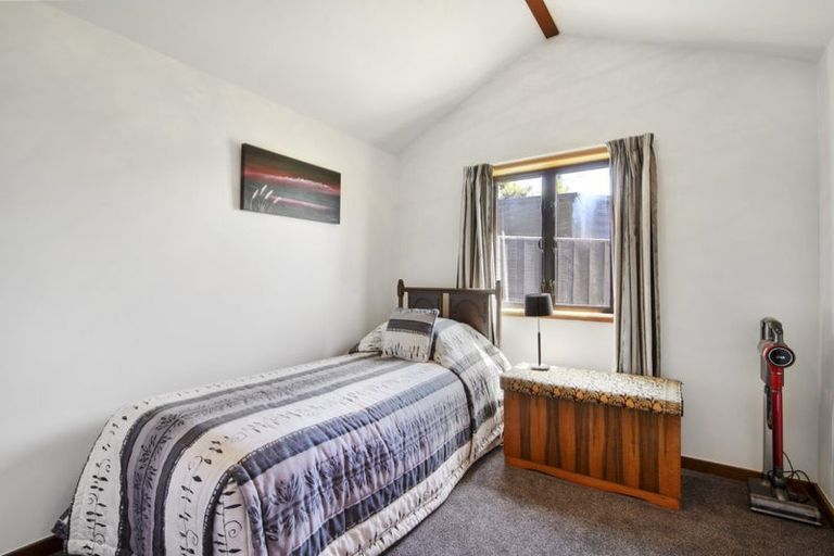 Photo of property in 5 Penfold Square, Leithfield, 7481