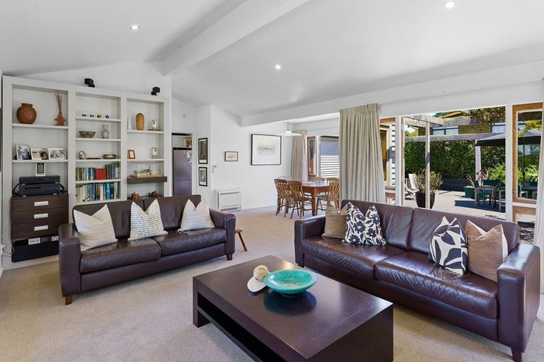 Photo of property in 16 Rauparaha Street, Waikanae Beach, Waikanae, 5036