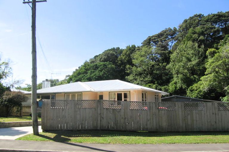 Photo of property in 25 Maymorn Road, Te Marua, Upper Hutt, 5018