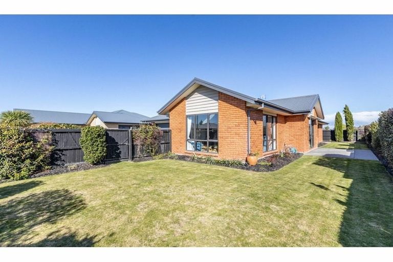 Photo of property in 9 Taiwhenua Street, Rangiora, 7400
