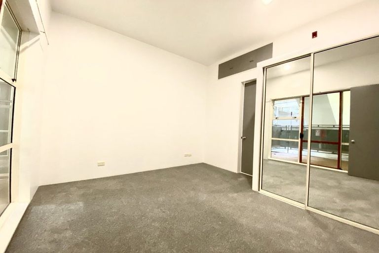 Photo of property in Sirocco Apartments, 405/8 Church Street, Wellington Central, Wellington, 6011