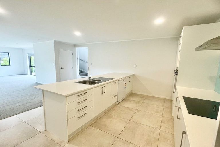 Photo of property in 12b The Avenue, Albany, Auckland, 0632