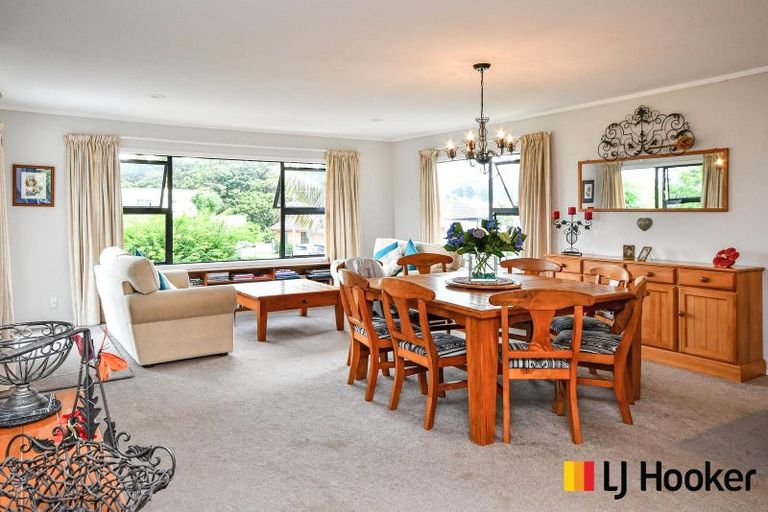 Photo of property in 33 Peretao Rise, The Gardens, Auckland, 2105