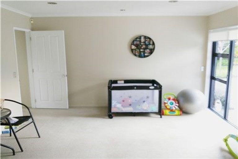 Photo of property in 17 Frank Nobilo Drive, Golflands, Auckland, 2013