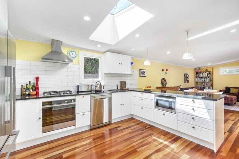 Photo of property in 32 Lawrence Street, Newtown, Wellington, 6021