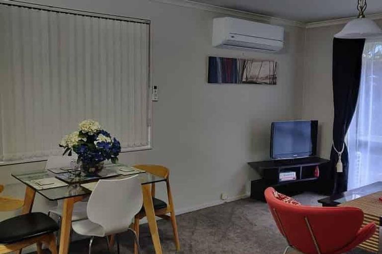 Photo of property in 404a Te Atatu Road, Te Atatu Peninsula, Auckland, 0610