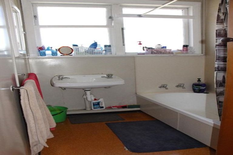 Photo of property in 15-15c Nelson Terrace, Seaview, Timaru, 7910