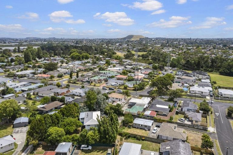 Photo of property in 42 Tiraumea Drive, Pakuranga, Auckland, 2010