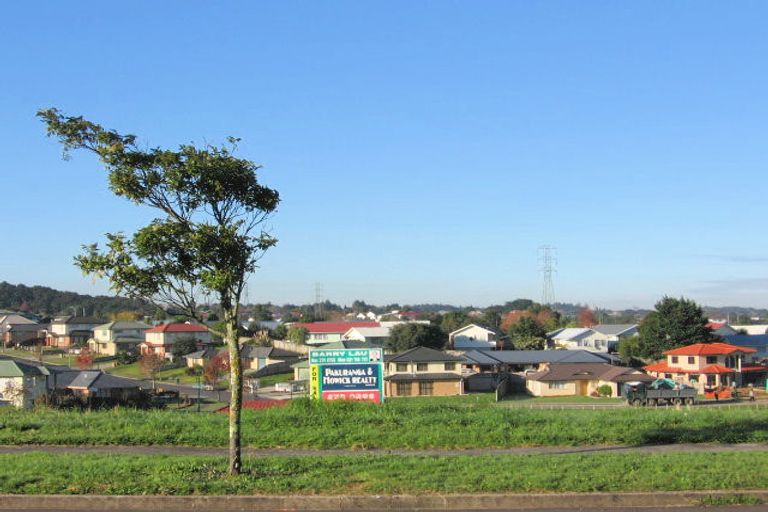 Photo of property in 12 Fairchild Avenue, Goodwood Heights, Auckland, 2105