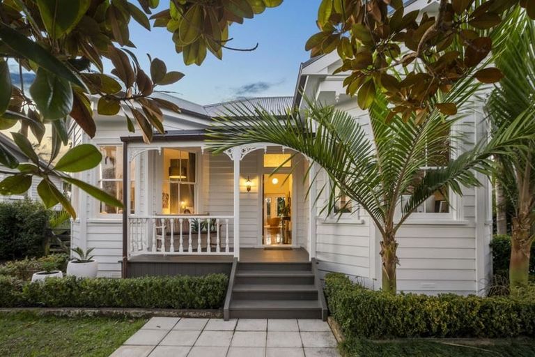 Photo of property in 26 Norwood Road, Bayswater, Auckland, 0622