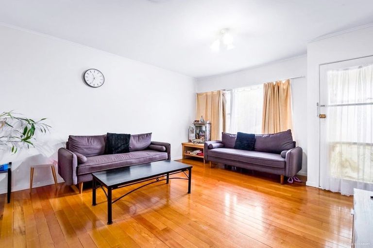 Photo of property in 2/7 Ellen Avenue, Hillcrest, Auckland, 0627