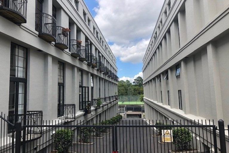 Photo of property in Dakota Buildings, 3c/5 Cheshire Street, Parnell, Auckland, 1052