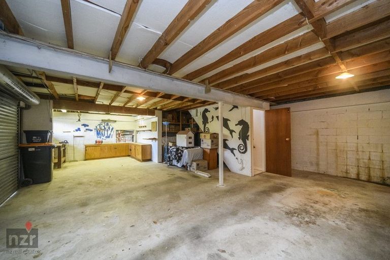 Photo of property in 24 Wikiriwhi Crescent, Awapuni, Palmerston North, 4412