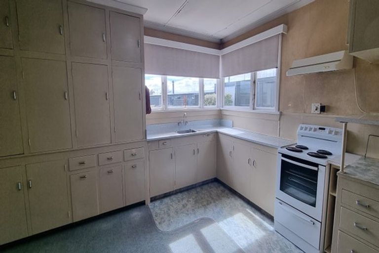 Photo of property in 22 Murchie Street, Thornbury, Riverton, 9883