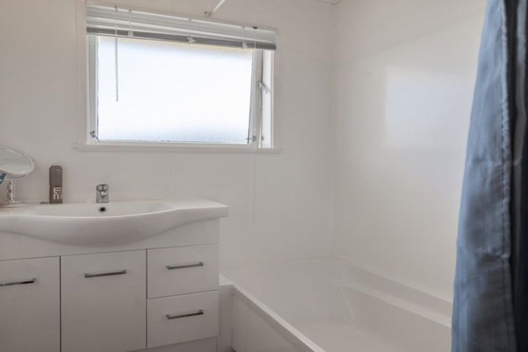 Photo of property in 9 Totaravale Street, Pukehangi, Rotorua, 3015