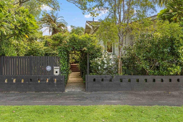 Photo of property in 24 Myrtle Street, Hamilton East, Hamilton, 3216