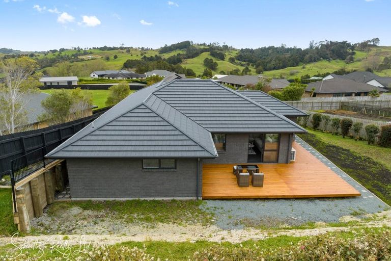 Photo of property in 6 Rata Lane, Maungaturoto, 0520
