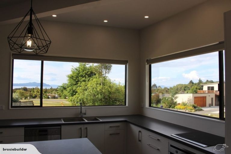 Photo of property in 3 Rowena Crescent, Motuoapa, 3382