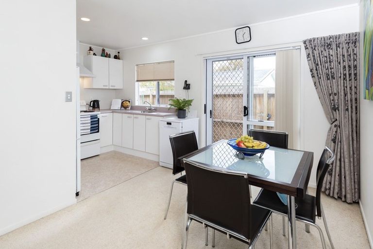 Photo of property in 39b Portadown Avenue, Pakuranga Heights, Auckland, 2010