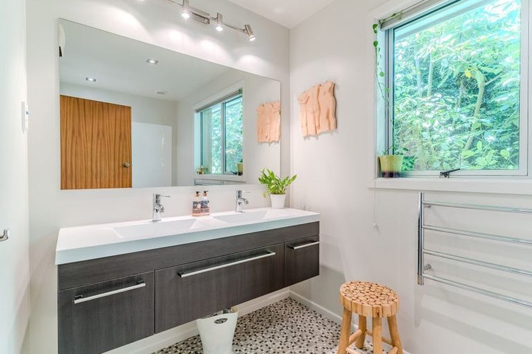 Photo of property in 99 Doon Street, Waverley, Dunedin, 9013