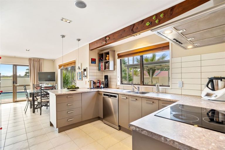Photo of property in 38 Frank Evans Place, Henderson, Auckland, 0610