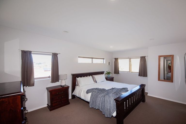 Photo of property in 23 Gifford Grove, Churton Park, Wellington, 6037