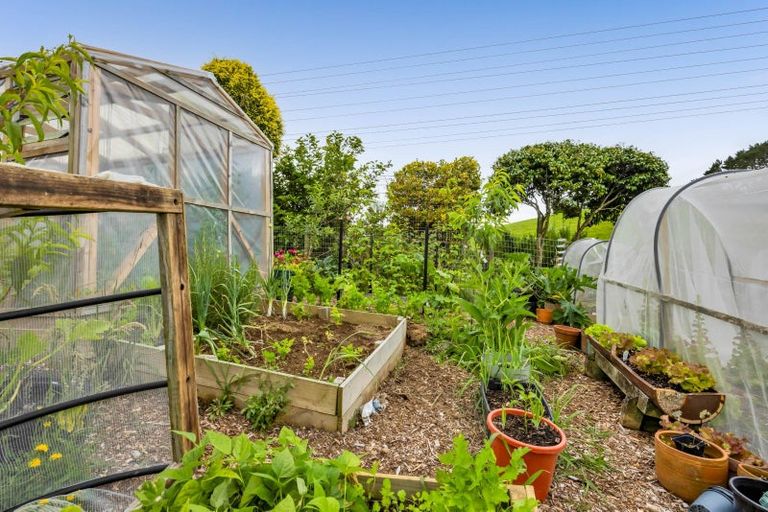 Photo of property in 20 Dudley Road Lower, Inglewood, 4386