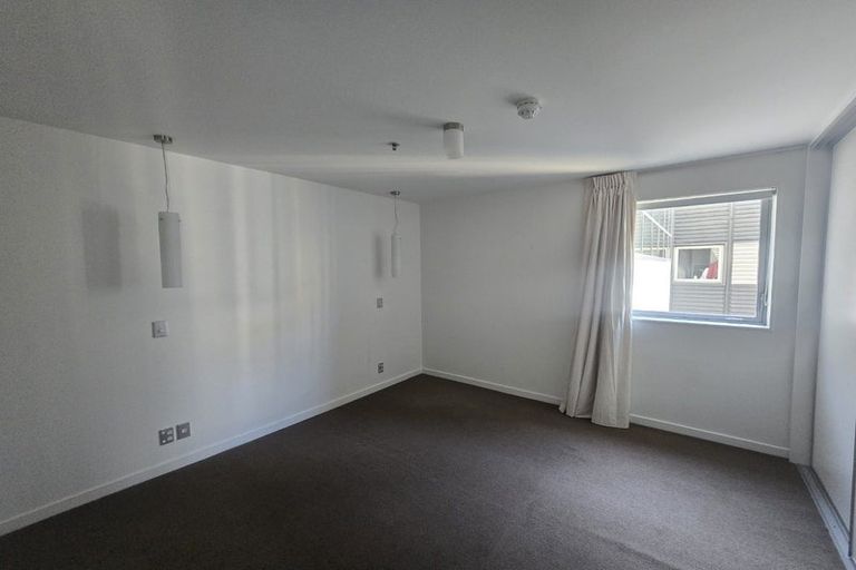 Photo of property in Montreaux Apartments, 9c/164 The Terrace, Wellington Central, Wellington, 6011