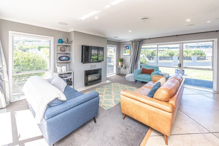 Photo of property in 18 Golf Vue Place, Castlecliff, Whanganui, 4501