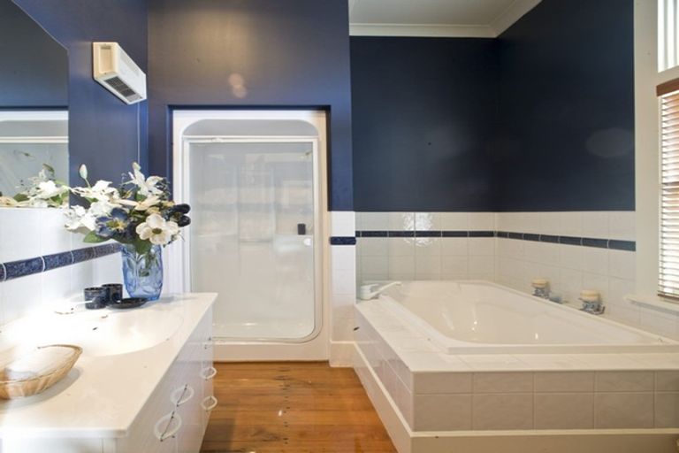 Photo of property in Mchardy Homestead, 11 Bracken Street, Hospital Hill, Napier, 4110