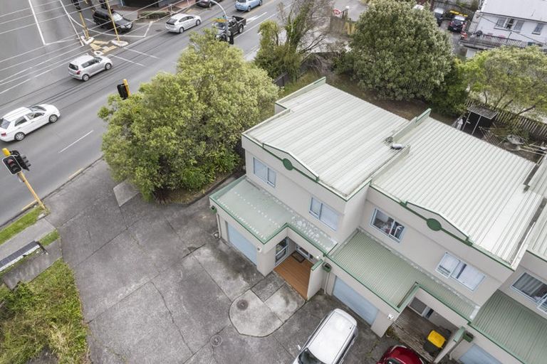 Photo of property in 1/351 West Coast Road, Glen Eden, Auckland, 0602