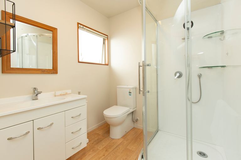 Photo of property in 1/670 Whangaparaoa Road, Stanmore Bay, Whangaparaoa, 0932